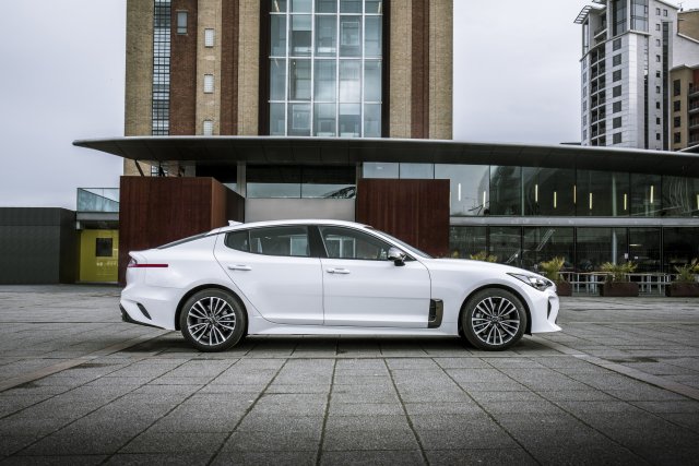 2019_kia_stinger_gt-line_uk_model_003.jpg