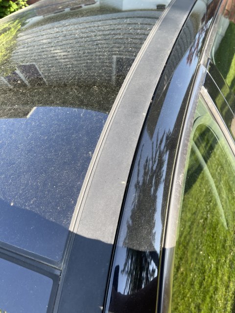 Sunroof side trim.jpeg